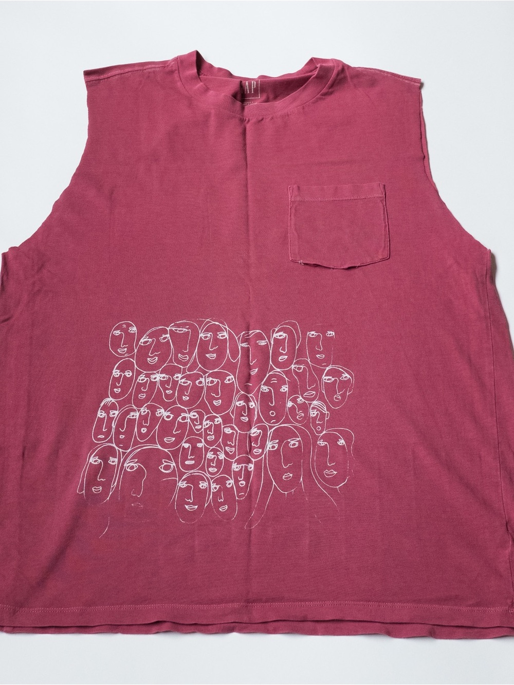 GAP Men's Sleeveless Tank Top in Dusty Rose with White Line Art